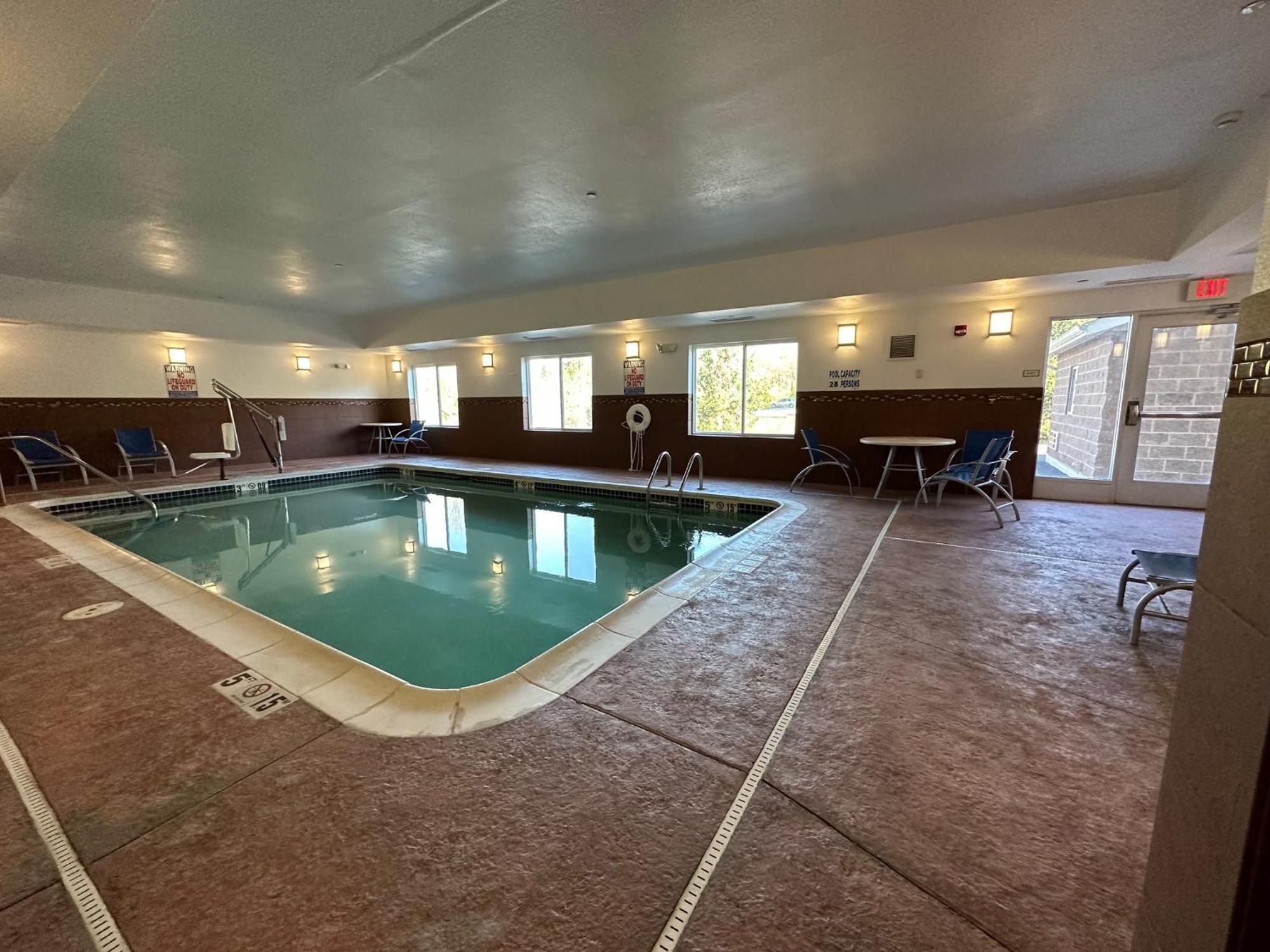 Holiday Inn Express Belle Vernon Dış mekan fotoğraf