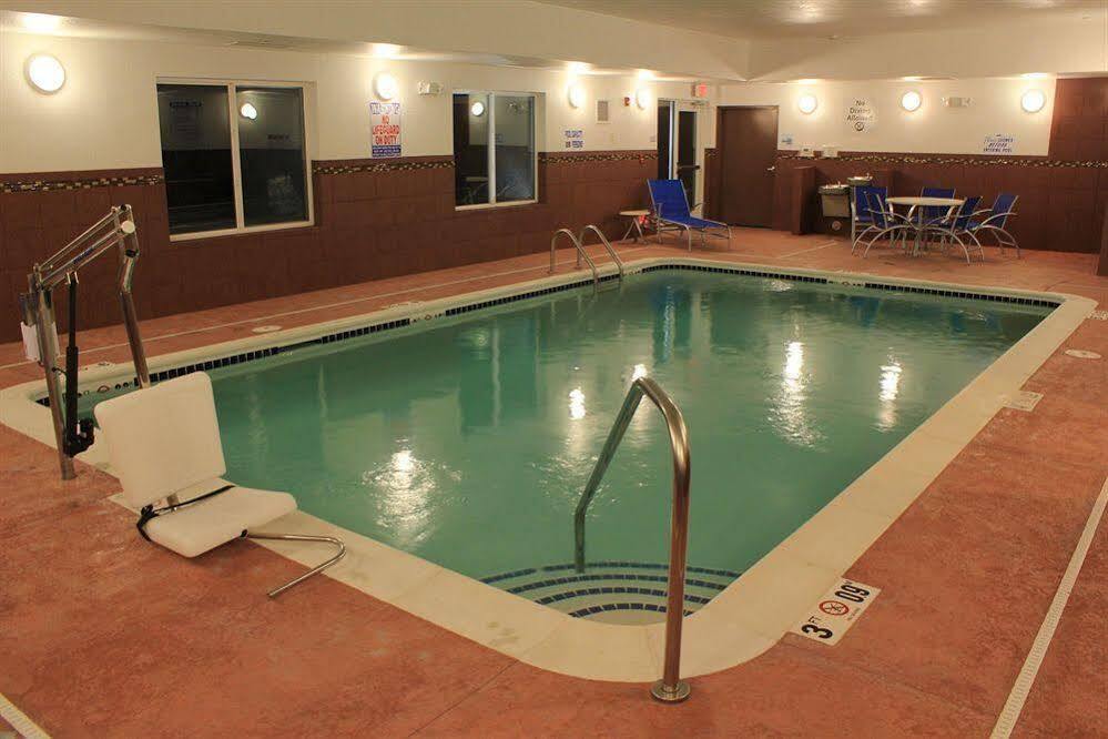 Holiday Inn Express Belle Vernon Dış mekan fotoğraf